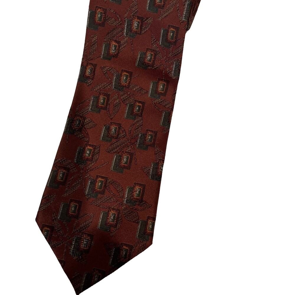 Ermenegildo Zegna tie, Italy 70% Silk 30% Wool. Embossed Leaf Double Rectangle